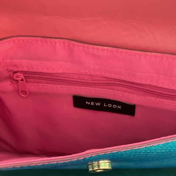 New Look Iridescent Holographic Clutch Purse with Gold Chain Strap - Picture 4 of 4